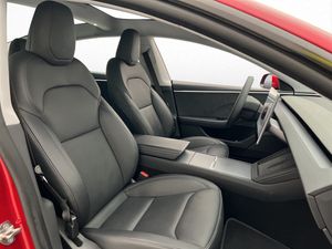 Tesla Model 3 bild 26