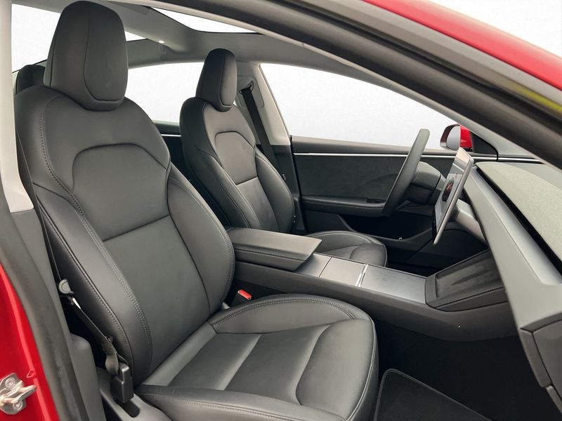 Tesla Model 3 bild 26