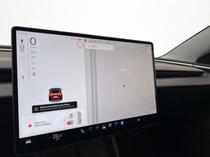 Tesla Model 3 bild 17