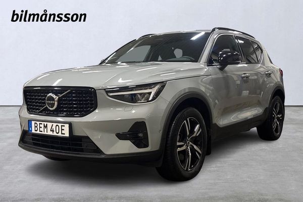 Volvo XC40 B3 FWD Bensin Plus Dark - 2025