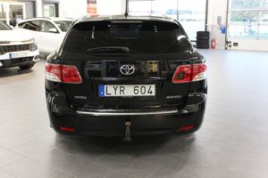 Toyota Avensis bild 9