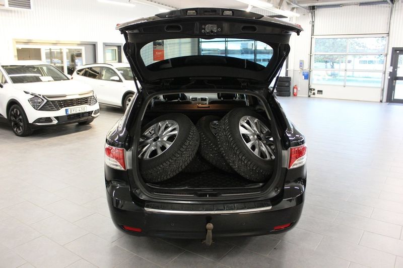Toyota Avensis bild 8