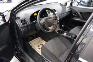 Toyota Avensis bild 16