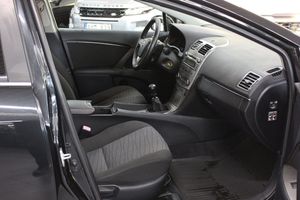 Toyota Avensis bild 12