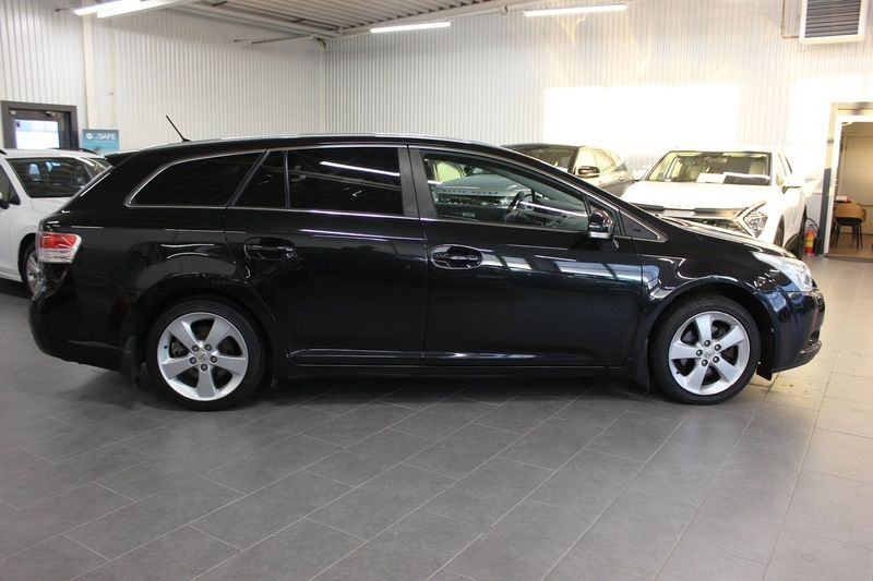 Toyota Avensis bild 15
