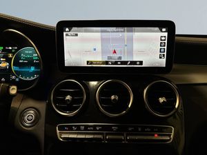 Mercedes GLC300 bild 15