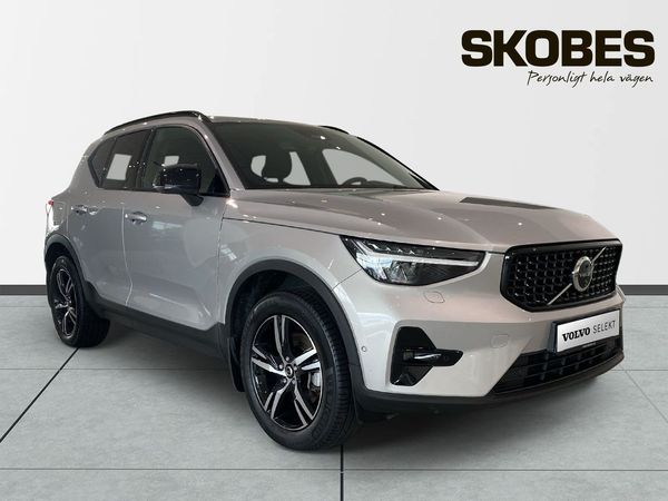 Volvo XC40 B3 FWD Bensin Plus Dark 360-Kamera, Drag - 2025