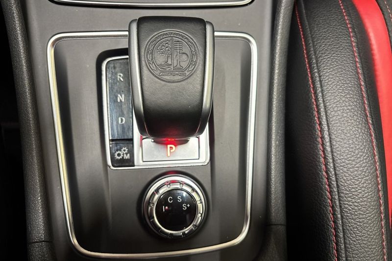 Mercedes CLA45 AMG bild 14
