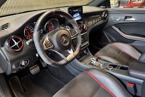 Mercedes CLA45 AMG bild 5