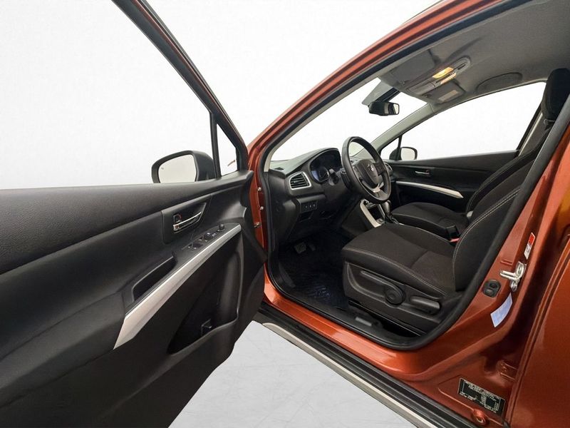 Suzuki S-CROSS bild 13