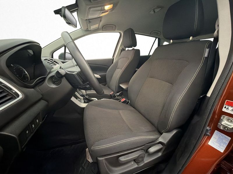 Suzuki S-CROSS bild 12