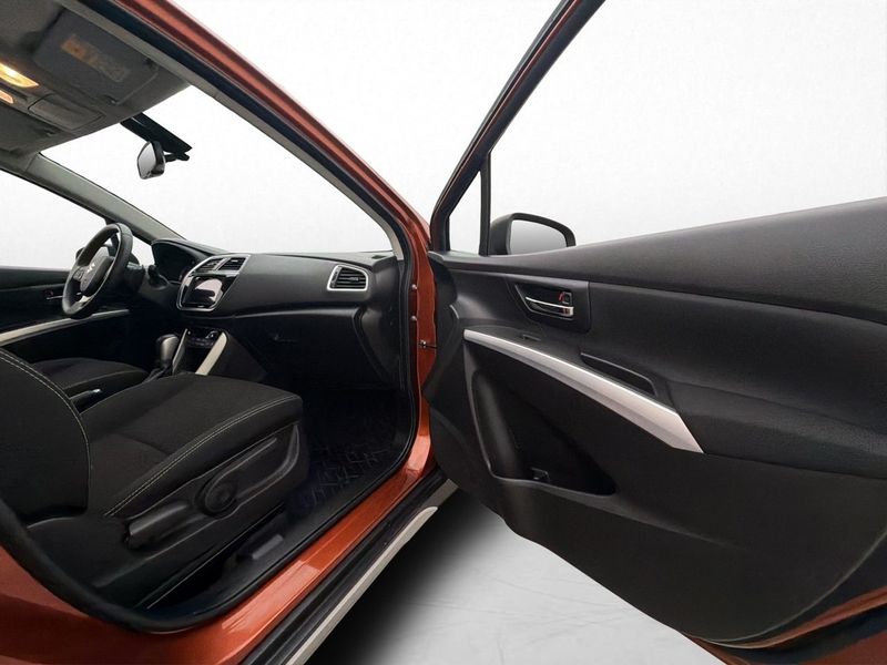 Suzuki S-CROSS bild 17