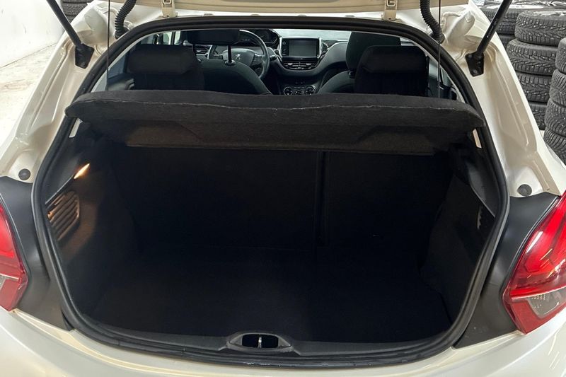 Peugeot 208 bild 10