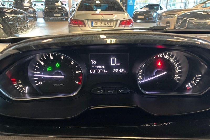 Peugeot 208 bild 16