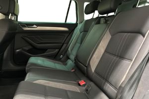 Volkswagen Passat bild 14