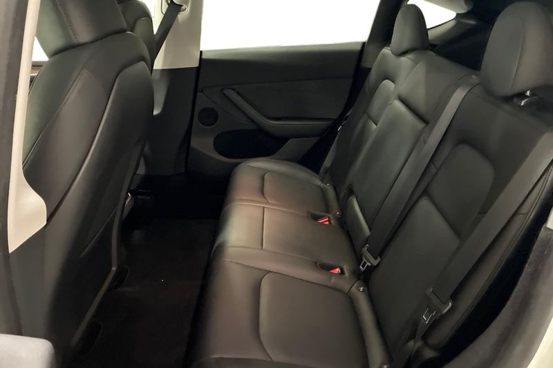 Tesla Model Y bild 14