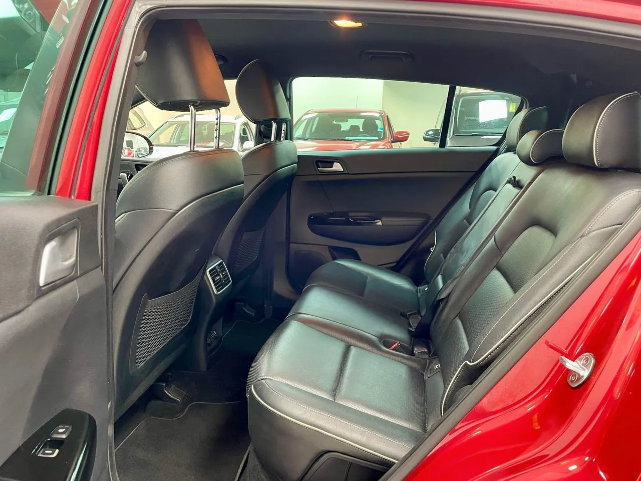 Vehicle image 16