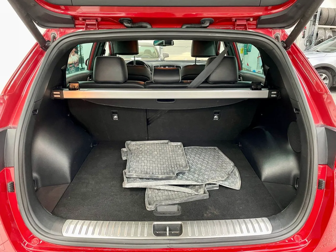 Vehicle image 14