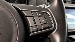 Jaguar F-Pace bild 16