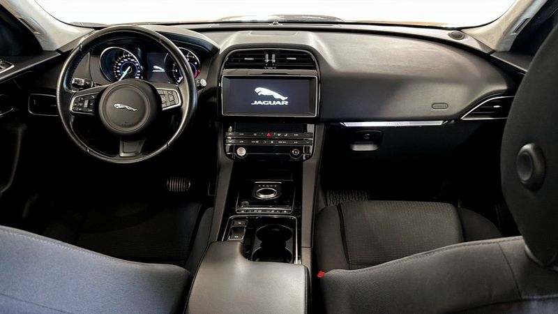 Jaguar F-Pace bild 4