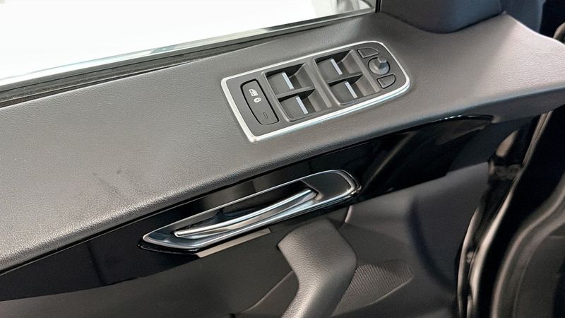 Jaguar F-Pace bild 11