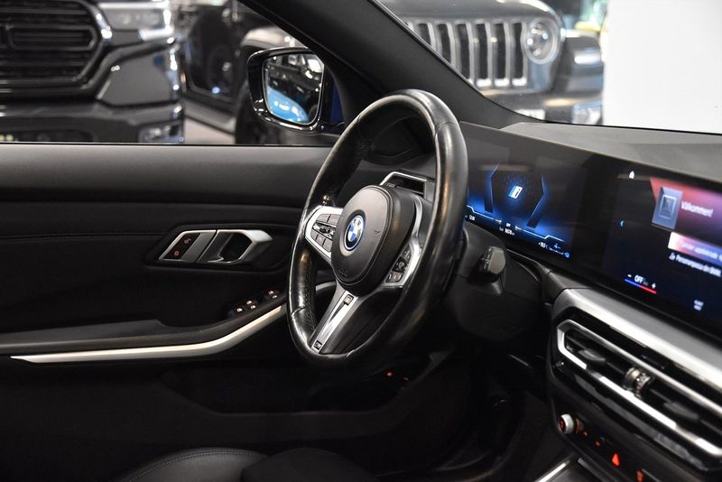 BMW 330 bild 8
