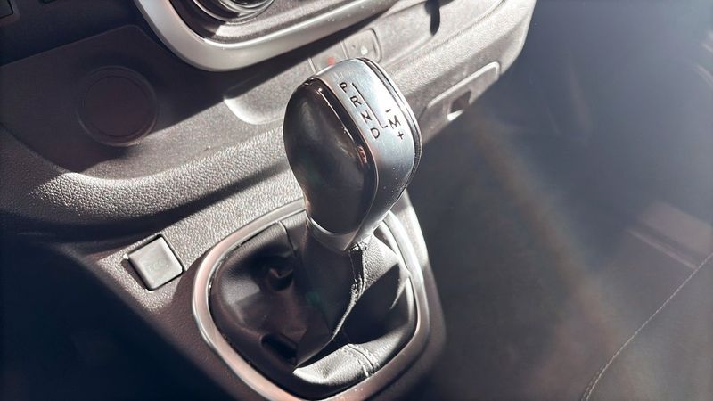 Nissan NV300 bild 15