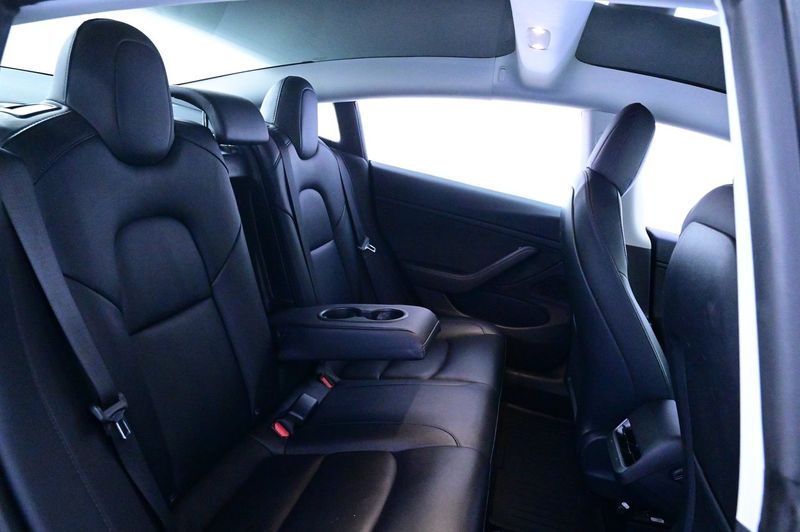 Tesla Model 3 bild 25