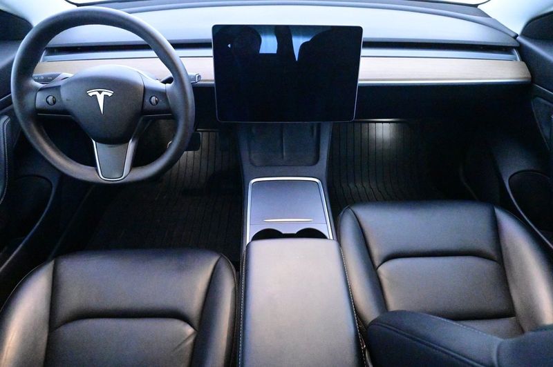 Tesla Model 3 bild 6