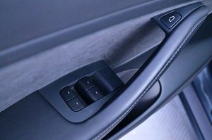 Tesla Model 3 bild 10