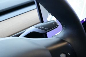 Tesla Model 3 bild 8