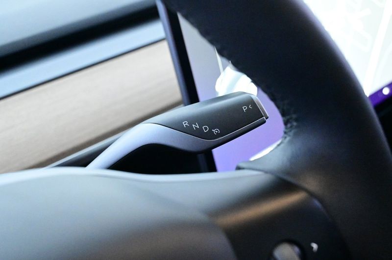 Tesla Model 3 bild 8