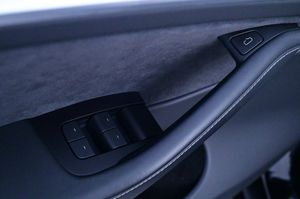 Tesla Model Y bild 10