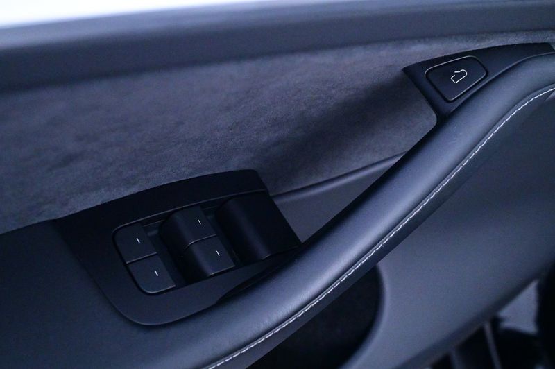 Tesla Model Y bild 10