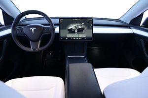 Tesla Model Y bild 6