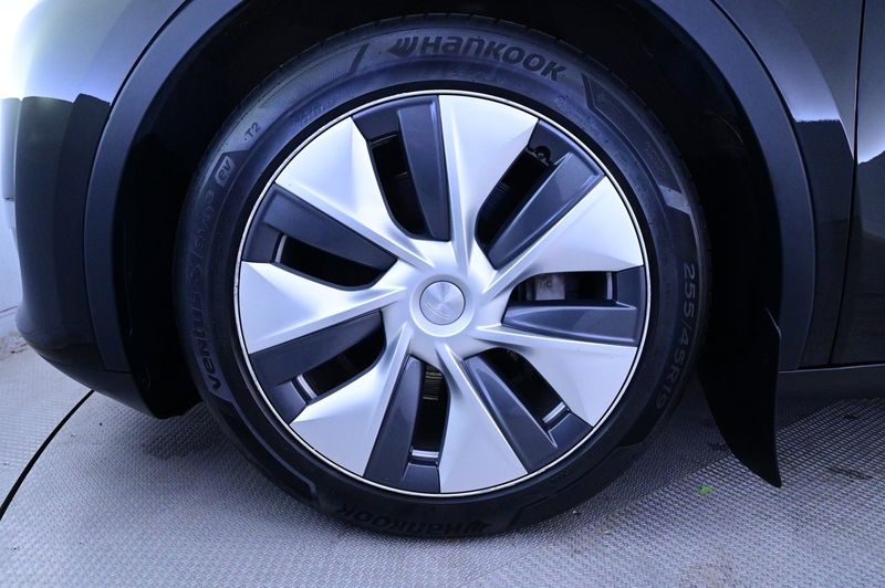 Tesla Model Y bild 27