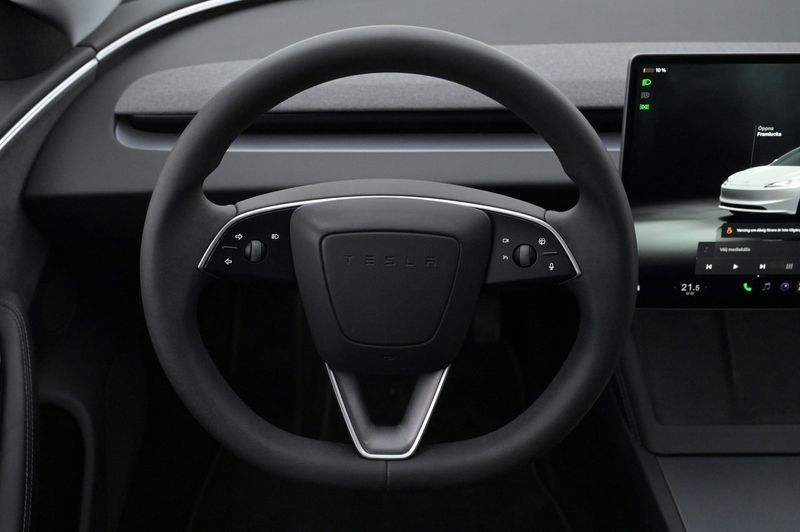 Tesla Model 3 bild 7