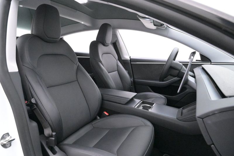 Tesla Model 3 bild 11