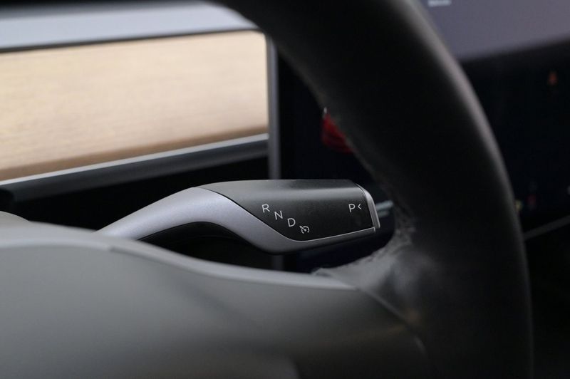 Tesla Model 3 bild 8