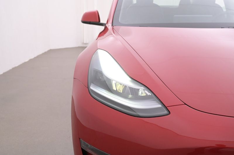Tesla Model 3 bild 26