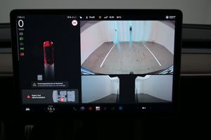 Tesla Model Y bild 18