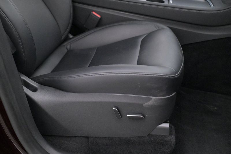 Tesla Model Y bild 13