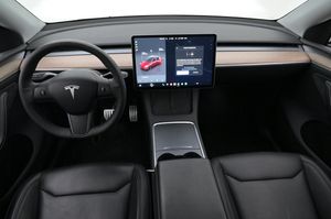 Tesla Model Y bild 6