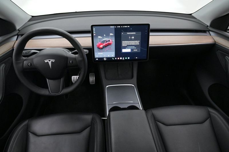 Tesla Model Y bild 6