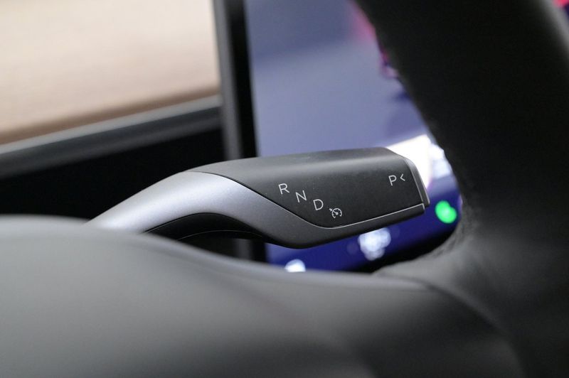 Tesla Model Y bild 8