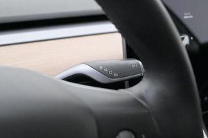 Tesla Model 3 bild 8