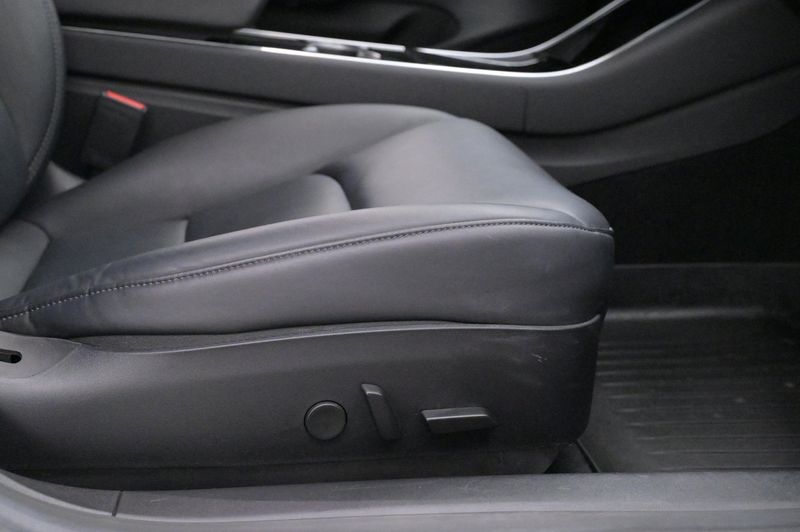 Tesla Model 3 bild 13