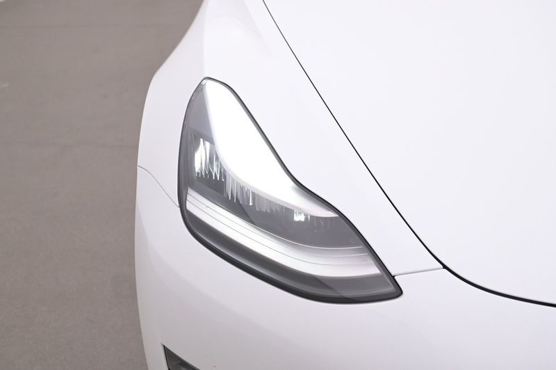 Tesla Model 3 bild 26