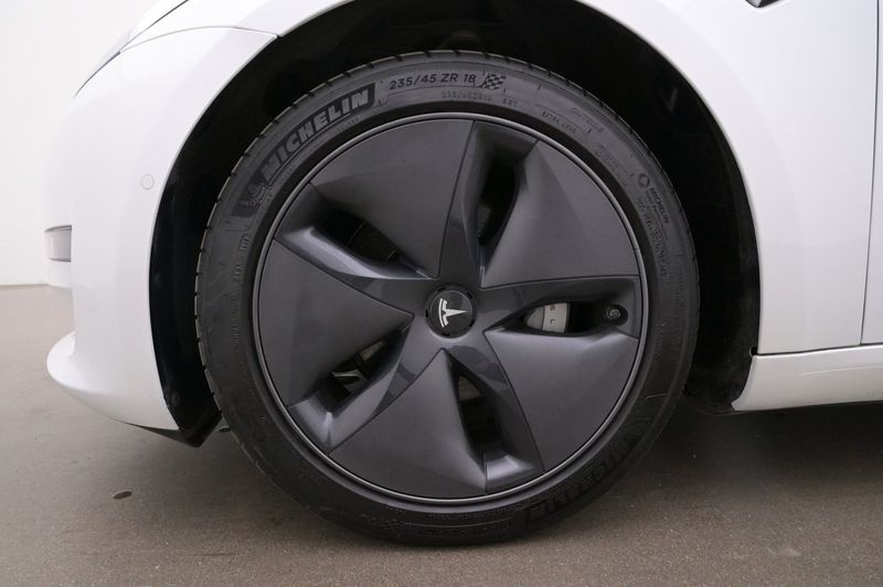 Tesla Model 3 bild 27