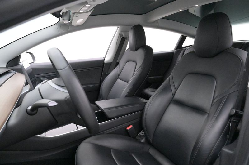 Tesla Model 3 bild 9